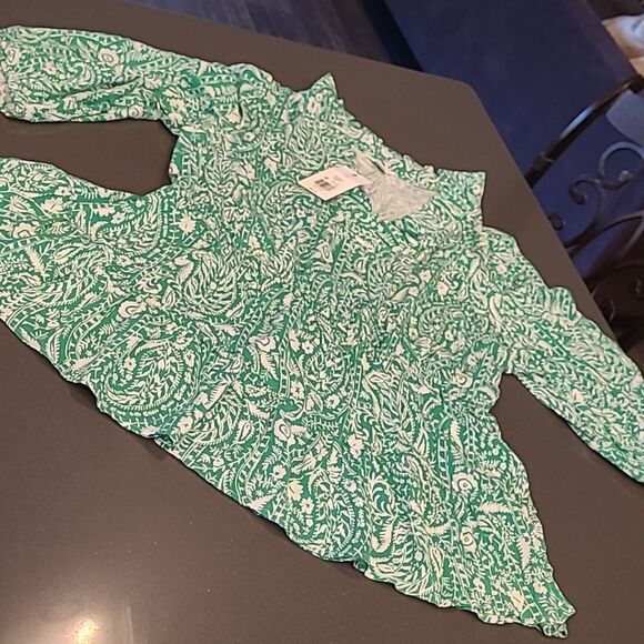 Crown & Ivy Green and White Shirt - Picture 5 of 14